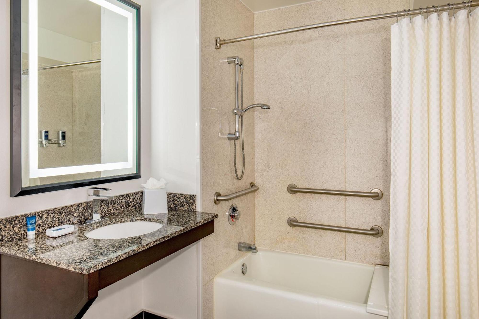 Four Points By Sheraton Kalamazoo Exterior foto